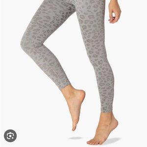 Beyond yoga leopard grey set